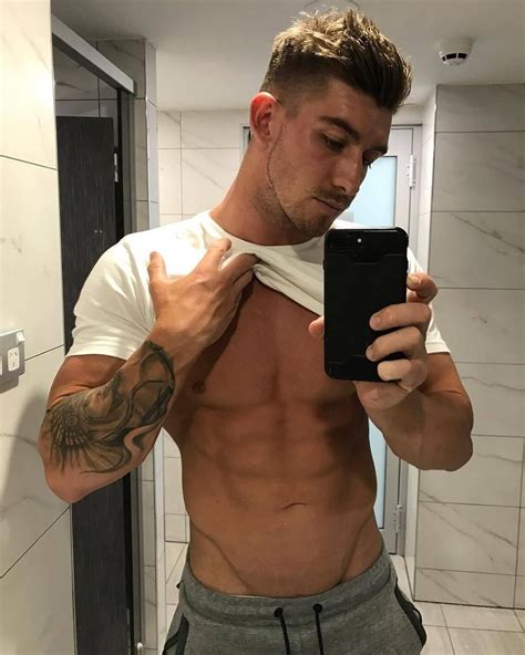 sexy men selfies